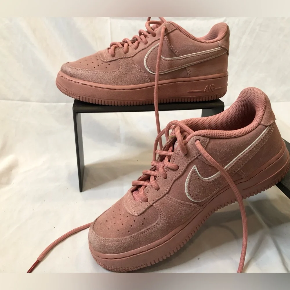 Boys Nike Air Force 1–Size 4Y—Pink Suede
